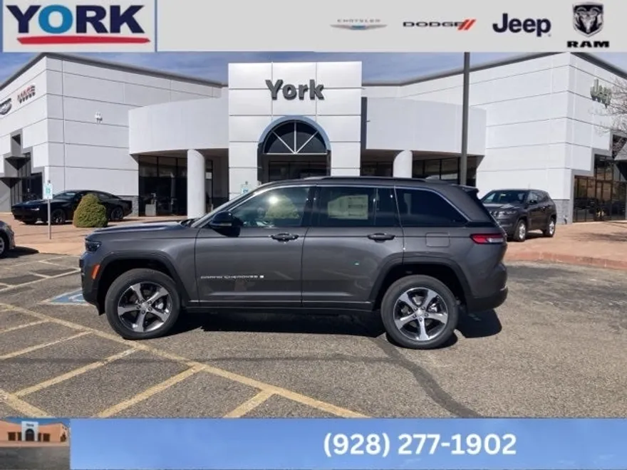 2025 Jeep Grand Cherokee Limited photo 1