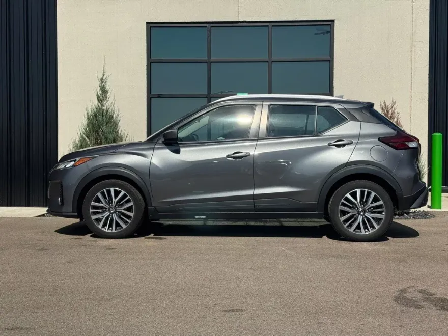 2021 Nissan Kicks SV photo 1