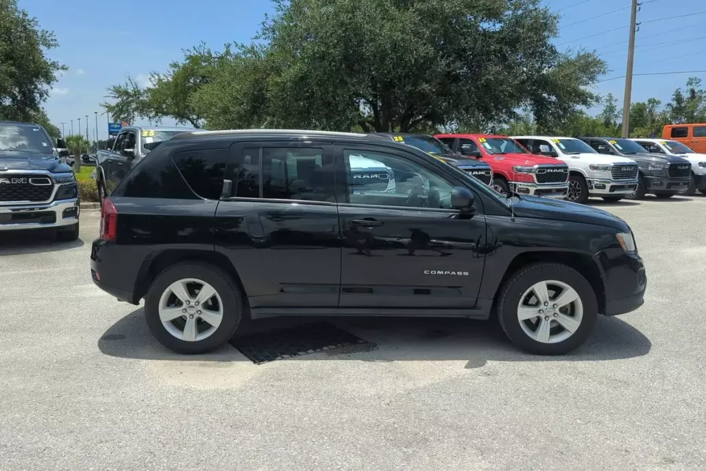 2015 Jeep Compass Sport photo 1