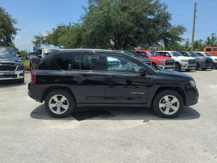 2015 Jeep Compass Sport photo 1