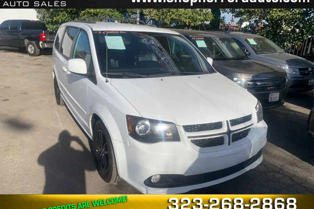 2017 Dodge Grand Caravan GT photo 1