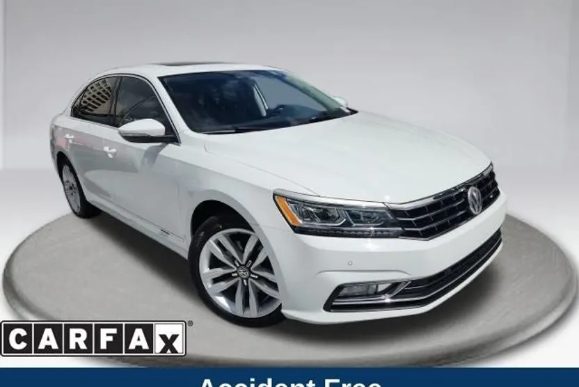 2017 Volkswagen Passat SE photo 1