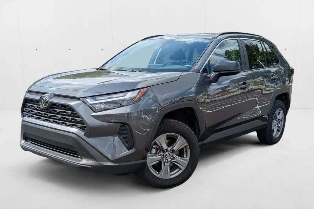 2025 Toyota RAV4 Hybrid LE photo 1