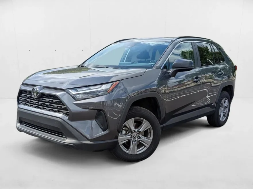 2025 Toyota RAV4 Hybrid LE photo 1