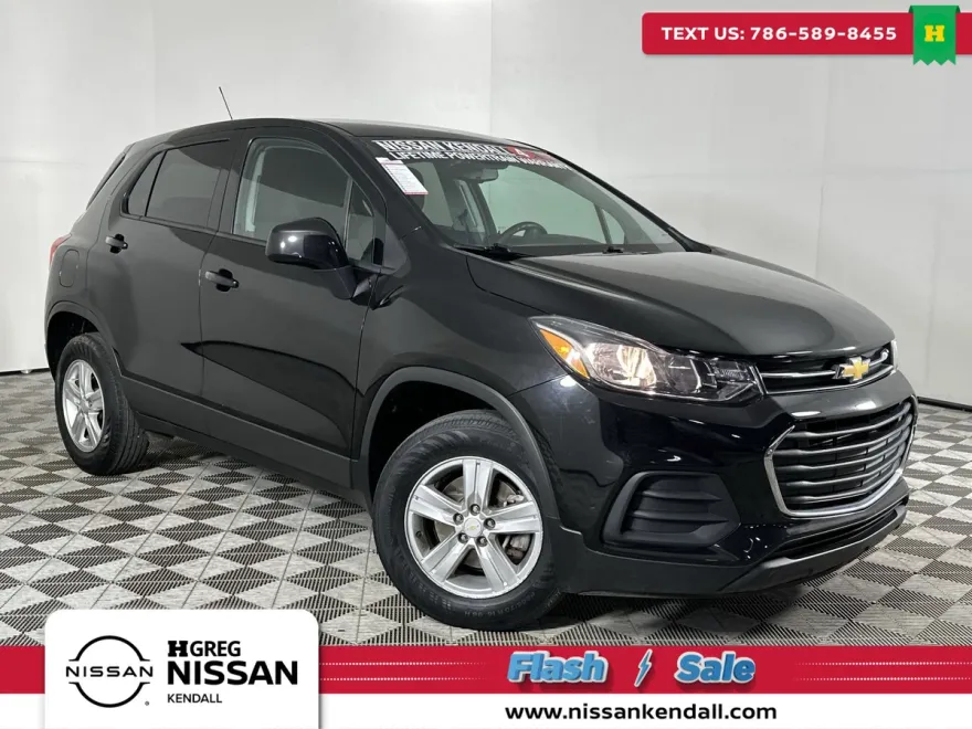 2022 Chevrolet Trax LS photo 1