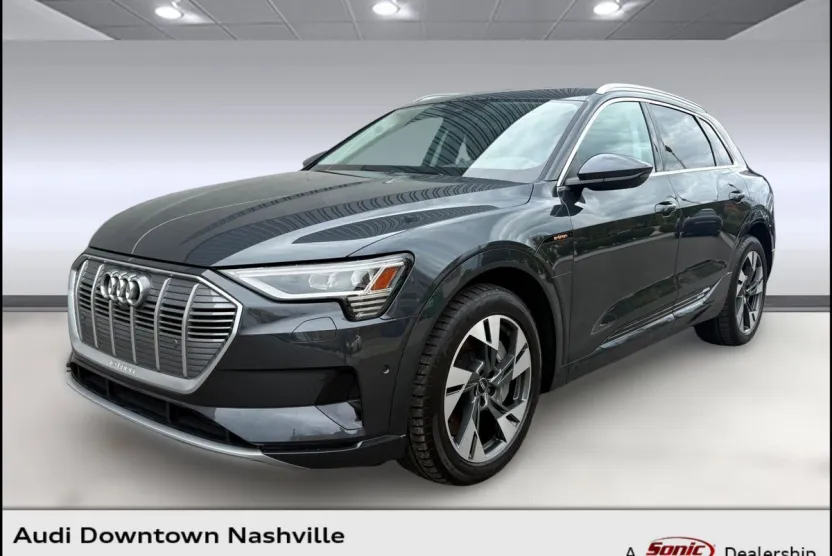 2022 Audi e-tron Premium Plus photo 1