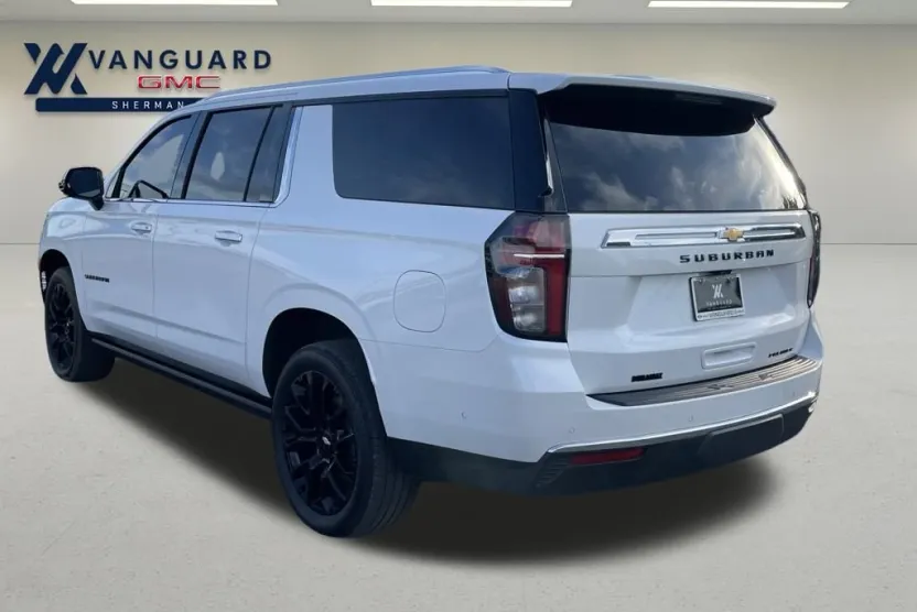 2024 Chevrolet Suburban Premier photo 1