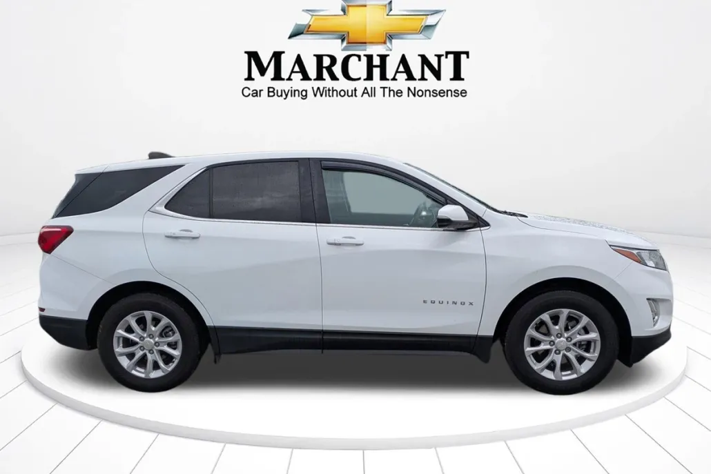 2019 Chevrolet Equinox LT photo 1