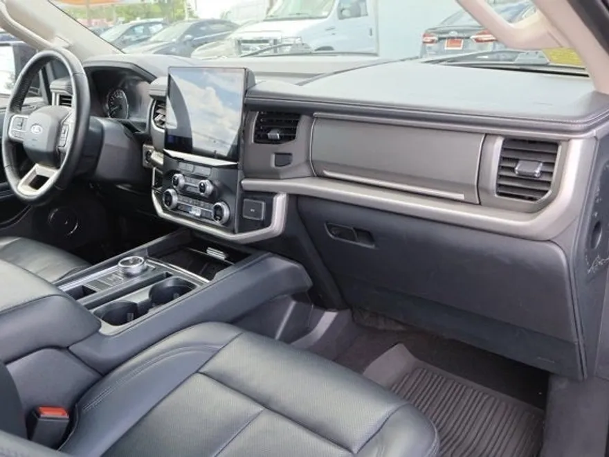 2024 Ford Expedition XLT photo 38