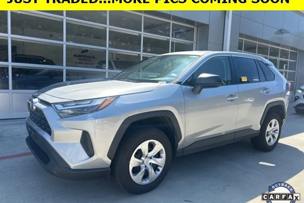 2023 Toyota RAV4 LE photo 1