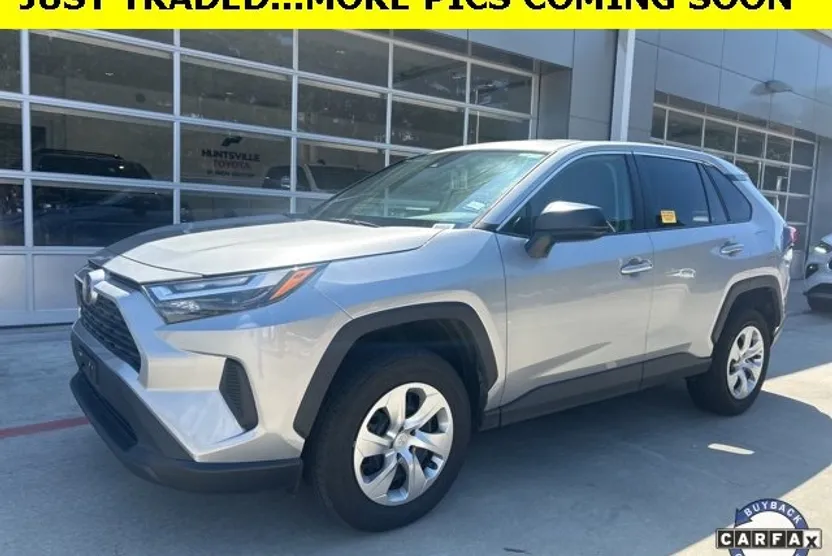 2023 Toyota RAV4 LE photo 1