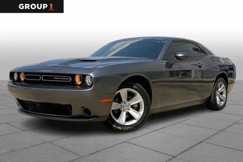 2023 Dodge Challenger SXT photo 1