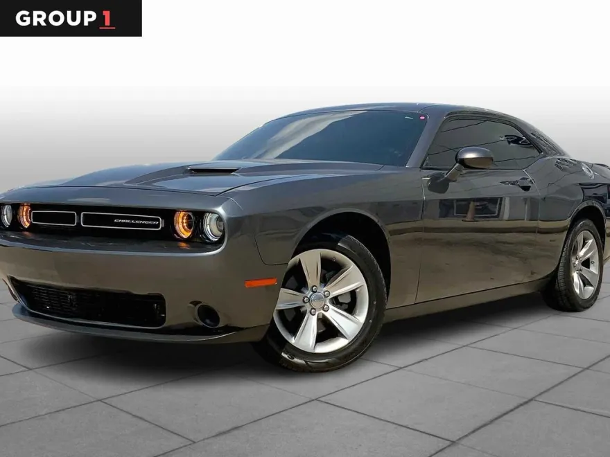 2023 Dodge Challenger SXT photo 1