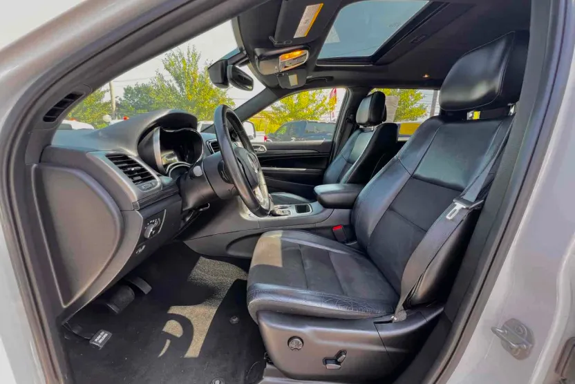 2020 Jeep Grand Cherokee Altitude photo 1