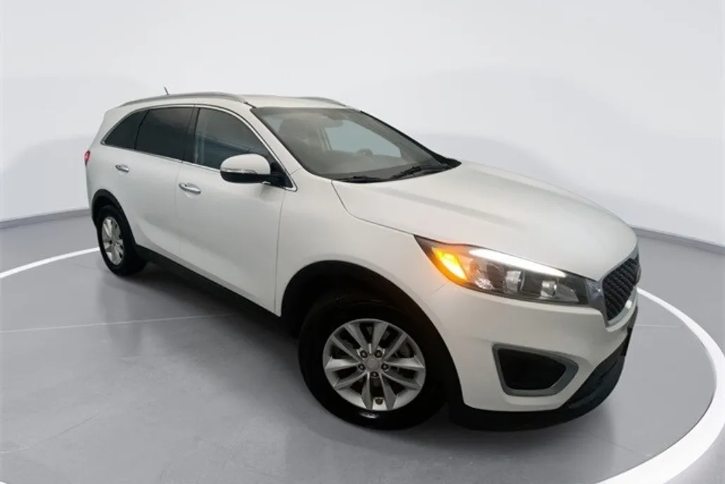 2016 Kia Sorento LX photo 1