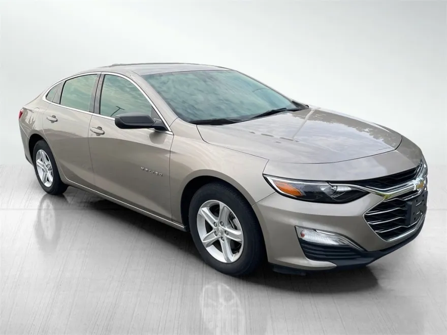 2023 Chevrolet Malibu photo 1