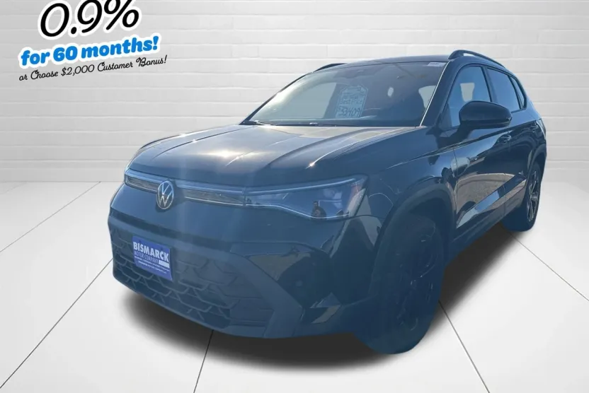 2025 Volkswagen Taos SE photo 1