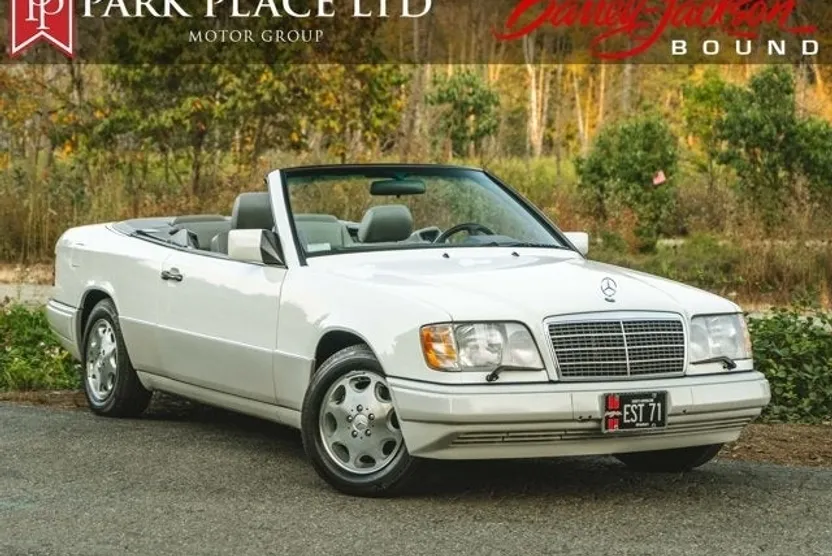 1995 Mercedes Benz E 320 photo 1