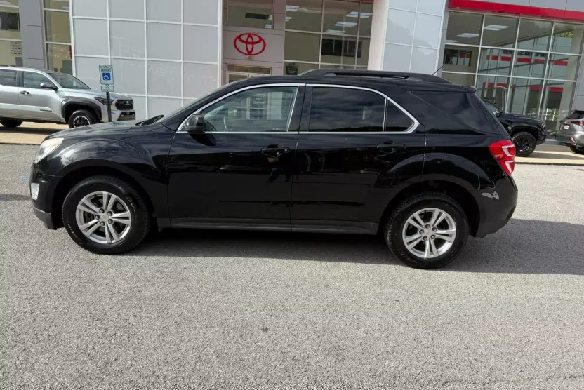 2016 Chevrolet Equinox LT photo 1