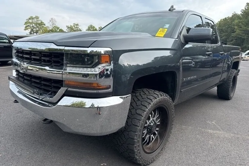 2018 Chevrolet Silverado 1500 LT1 photo 1