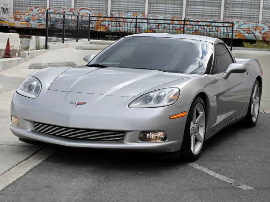 2005 Chevrolet Corvette Coupe photo 1