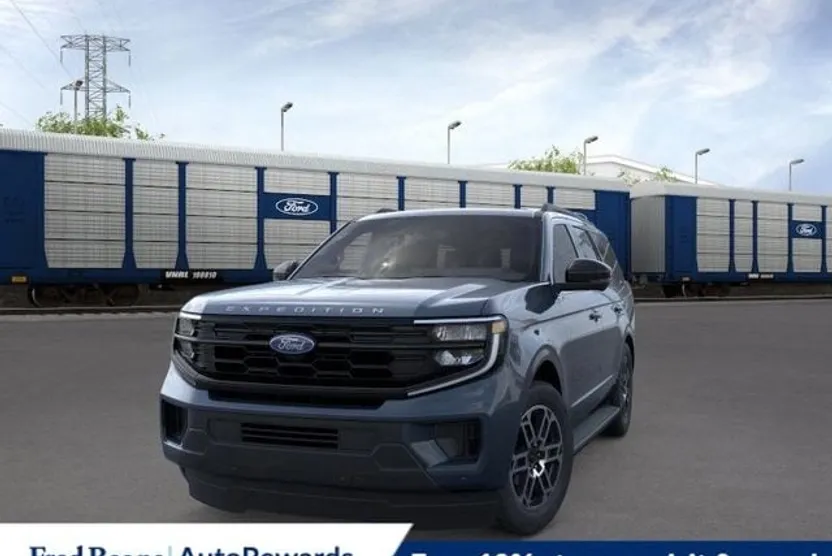 2025 Ford Expedition photo 1