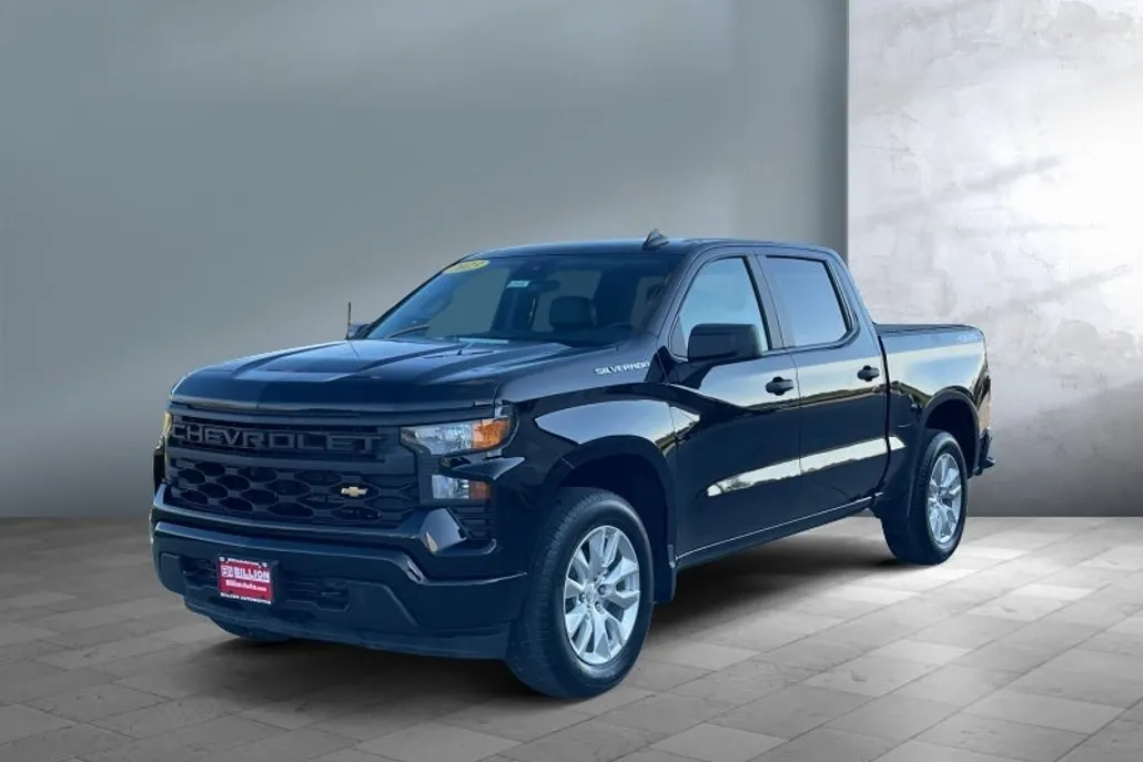 2023 Chevrolet Silverado 1500 Custom photo 1