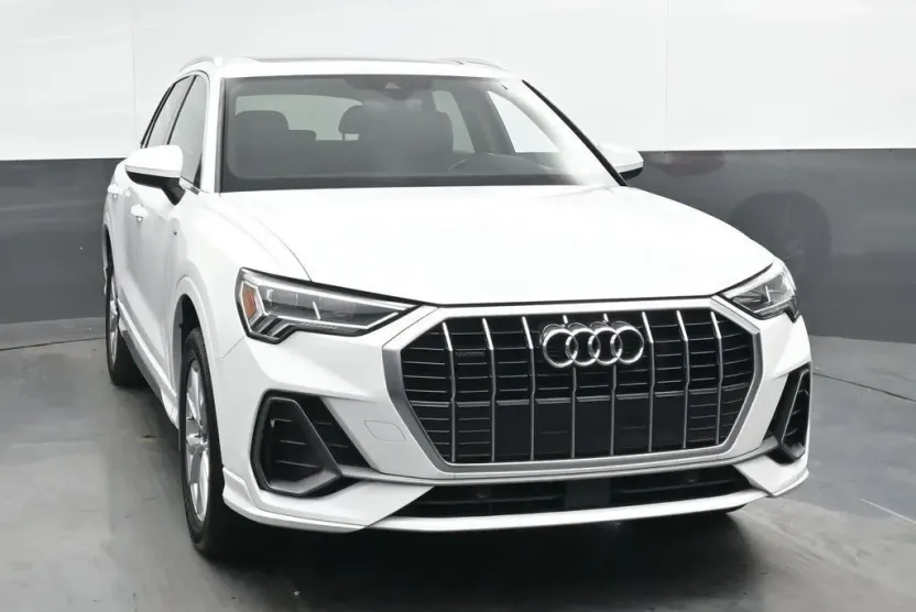 2023 Audi Q3 Premium S line photo 1