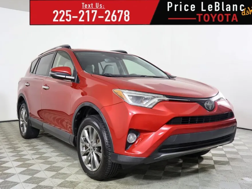 2017 Toyota RAV4 Limited photo 1