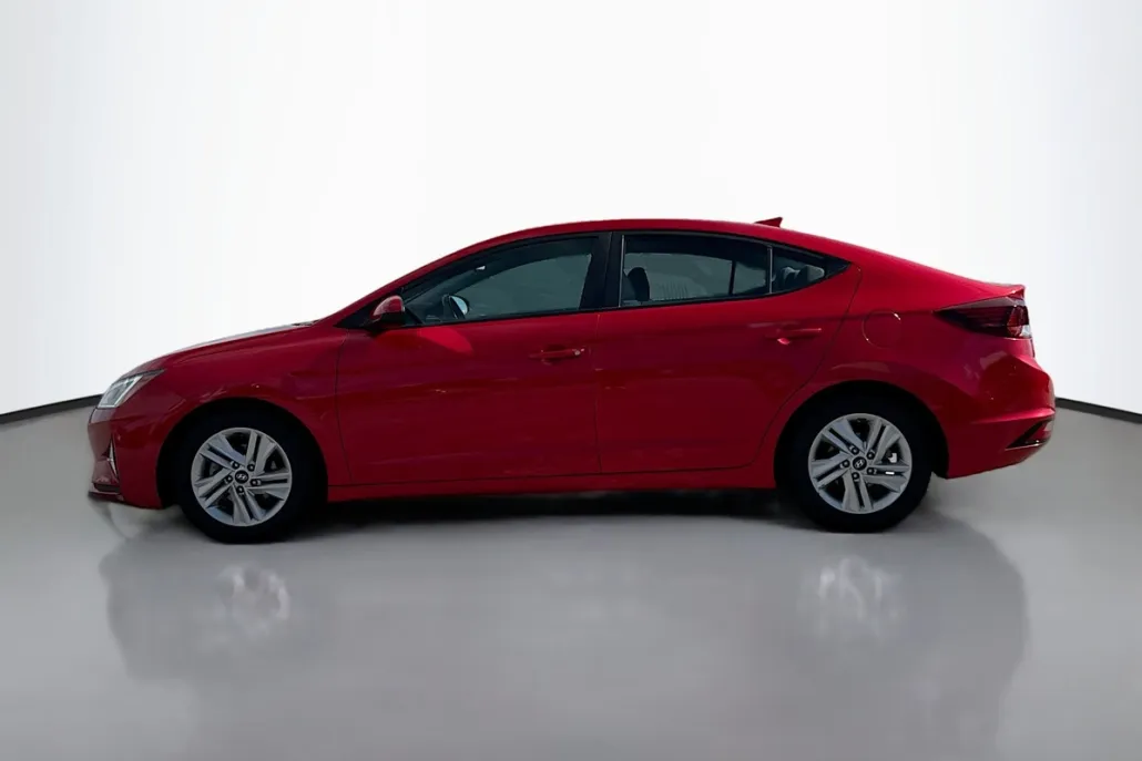 2020 Hyundai Elantra SEL photo 1