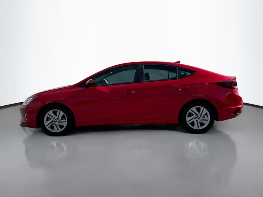 2020 Hyundai Elantra SEL photo 1