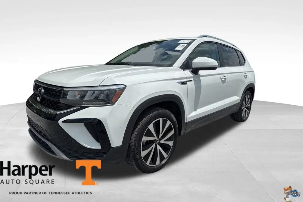 2023 Volkswagen Taos SE photo 1