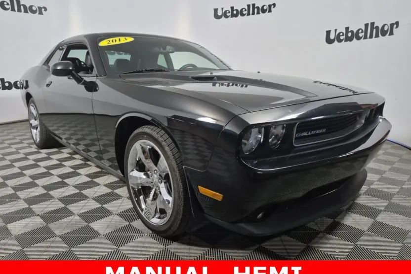 2013 Dodge Challenger R/T photo 1