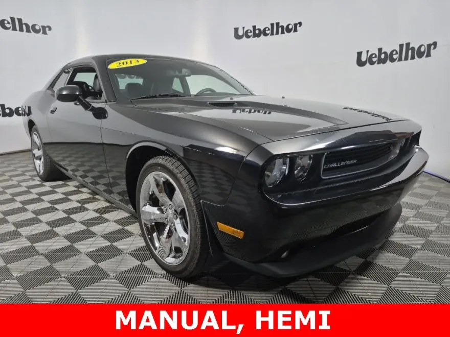 2013 Dodge Challenger R/T photo 1