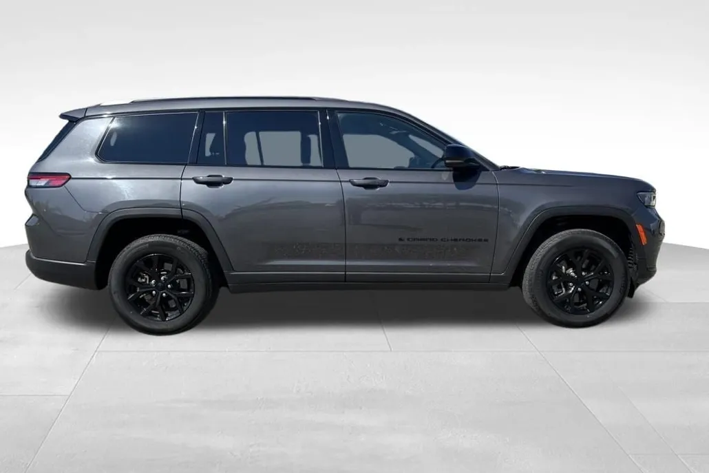 2024 Jeep Grand Cherokee Altitude photo 1