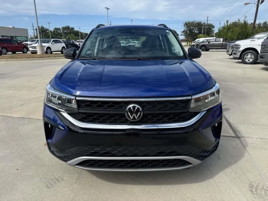 2024 Volkswagen Taos S photo 1