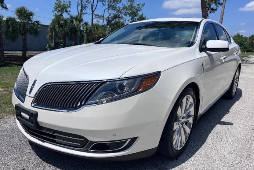 2014 Lincoln MKS EcoBoost photo 1