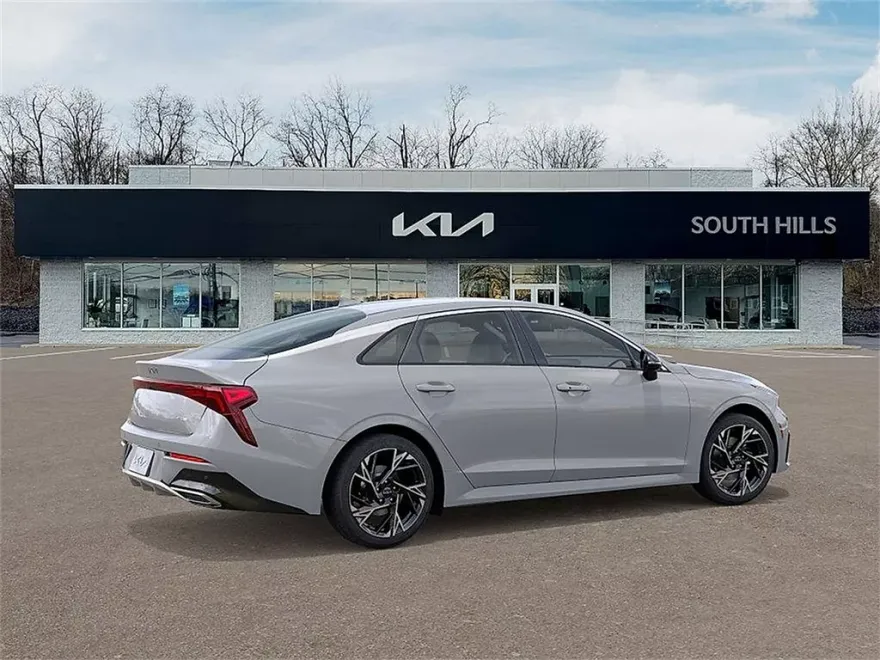 2026 Kia K5 GT-Line photo 1