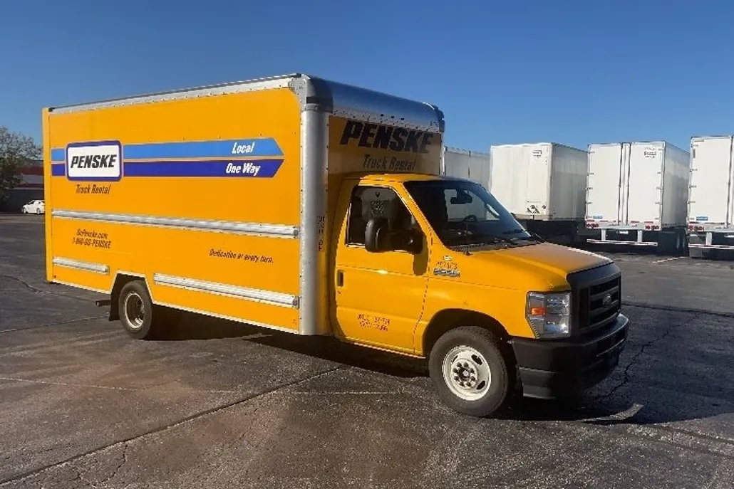 2022 Ford E-350 photo 1