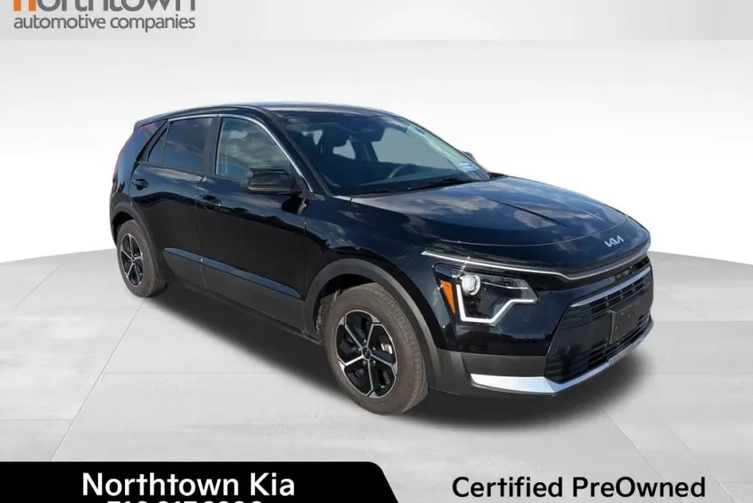 2025 Kia Niro LX photo 1