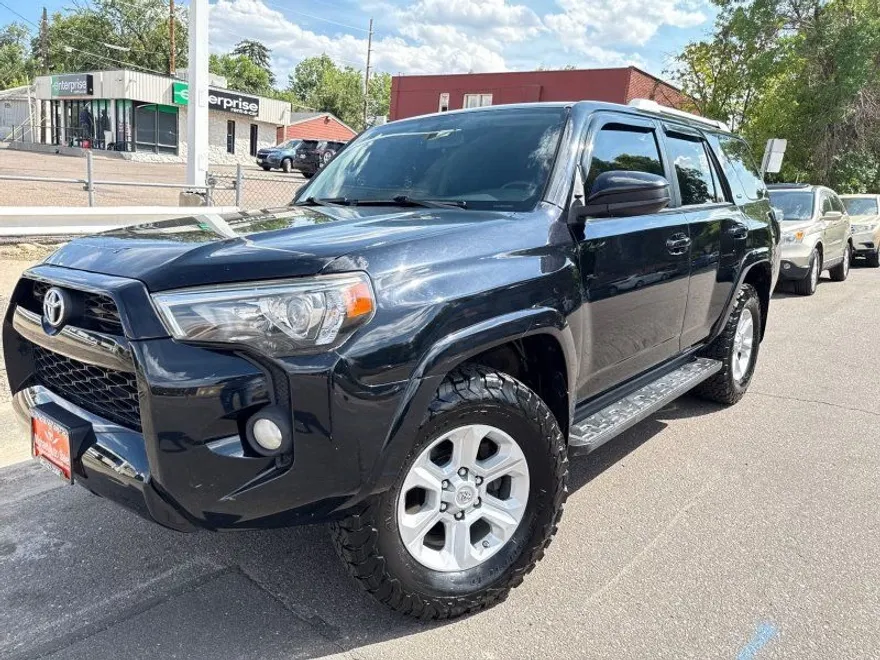 2016 Toyota 4Runner SR5 photo 1