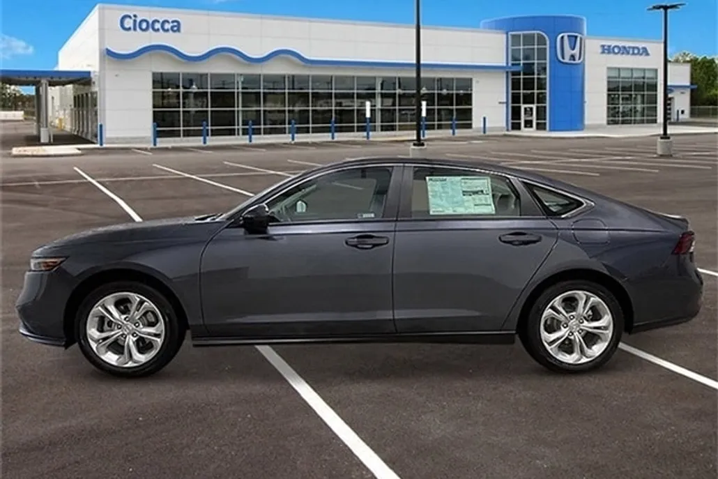 2025 Honda Accord LX photo 1