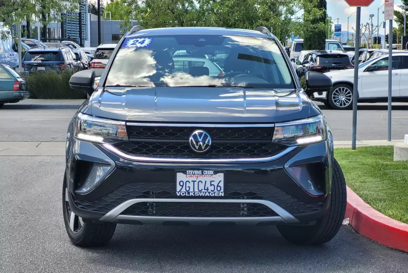 2024 Volkswagen Taos S photo 1