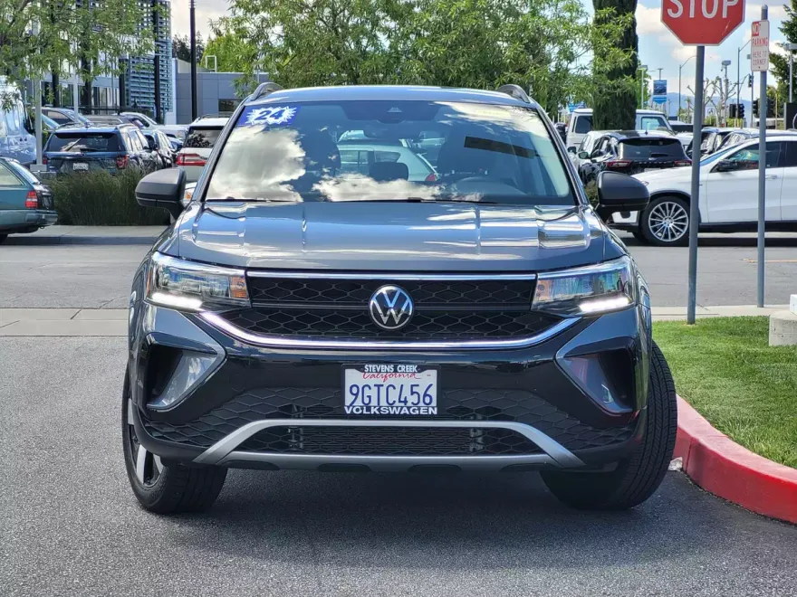 2024 Volkswagen Taos S photo 1