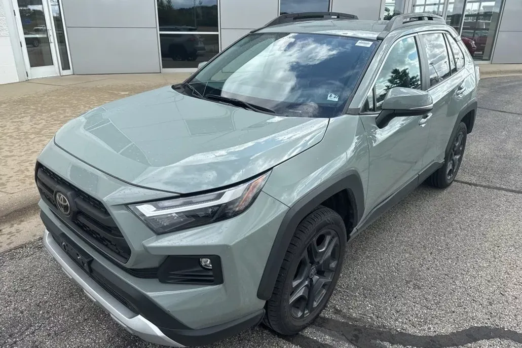 2022 Toyota RAV4 Adventure photo 1