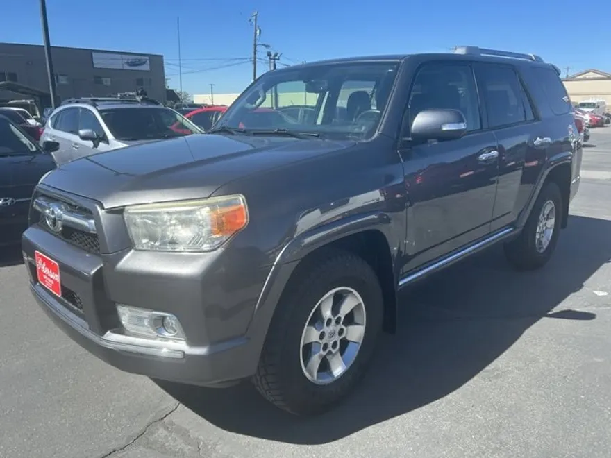 2013 Toyota 4Runner SR5 photo 1