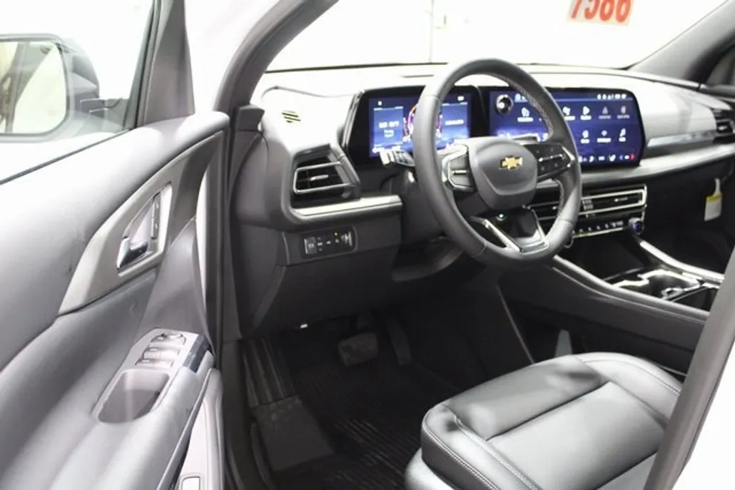 2026 Chevrolet Traverse photo 1