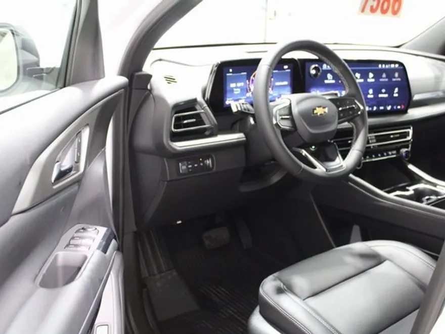 2026 Chevrolet Traverse photo 1