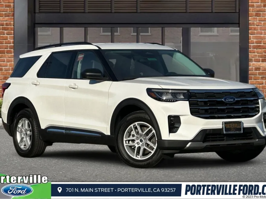 2025 Ford Explorer photo 1