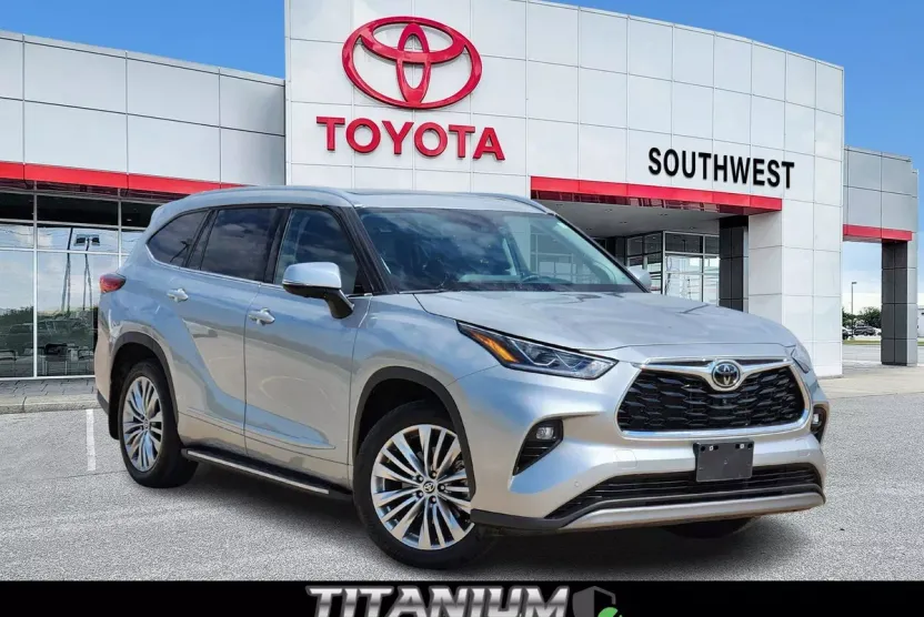 2023 Toyota Highlander Platinum photo 1